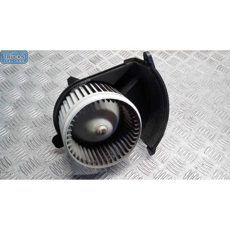RENAULT van MOTORINO VENTILAZIONE INTERNA RENAULT van Master 2014>2019 usato