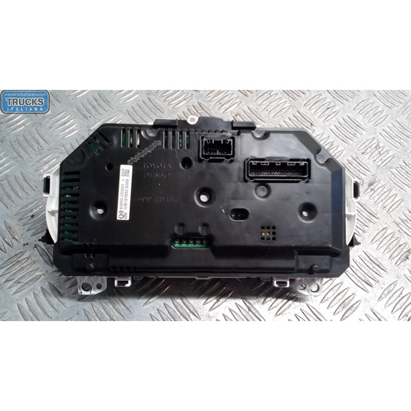 TOYOTA QUADRO STRUMENTI TOYOTA Yaris 2011>2014 usato