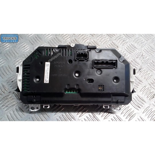 QUADRO STRUMENTI TOYOTA Yaris 2011>2014 usato