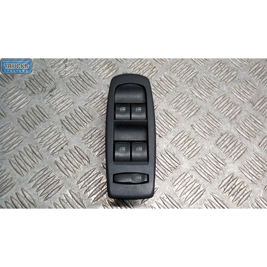 INTERRUTTORI E PULSANTI ALZAVETRI RENAULT Koleos 2008>2011 usato