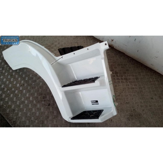 RIGHT FRONT MUDGUARD  MERCEDES-BENZ truck Atego euro 6 2014> used