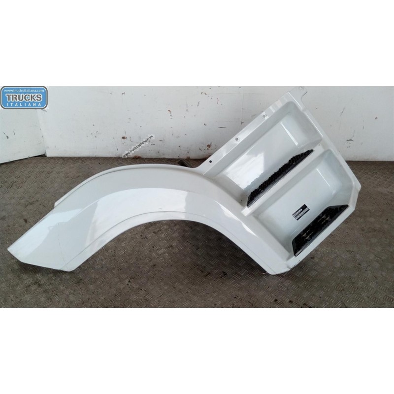 MERCEDES-BENZ truck PARAFANGO ANTERIORE DESTRO MERCEDES-BENZ truck Atego euro 6 2014> usato