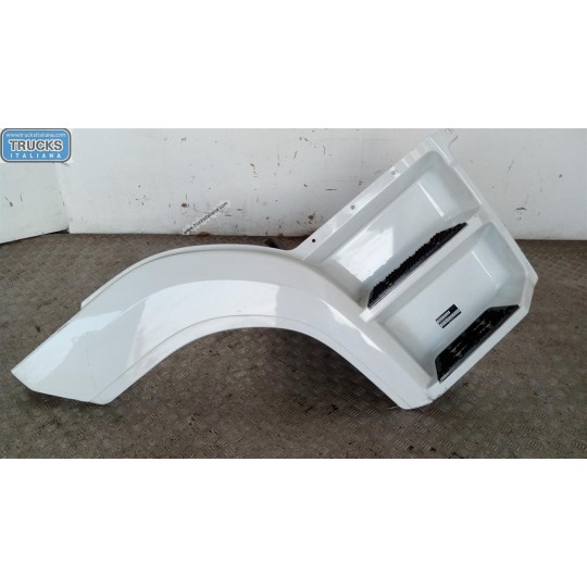 PARAFANGO ANTERIORE DESTRO MERCEDES-BENZ truck Atego euro 6 2014> usato