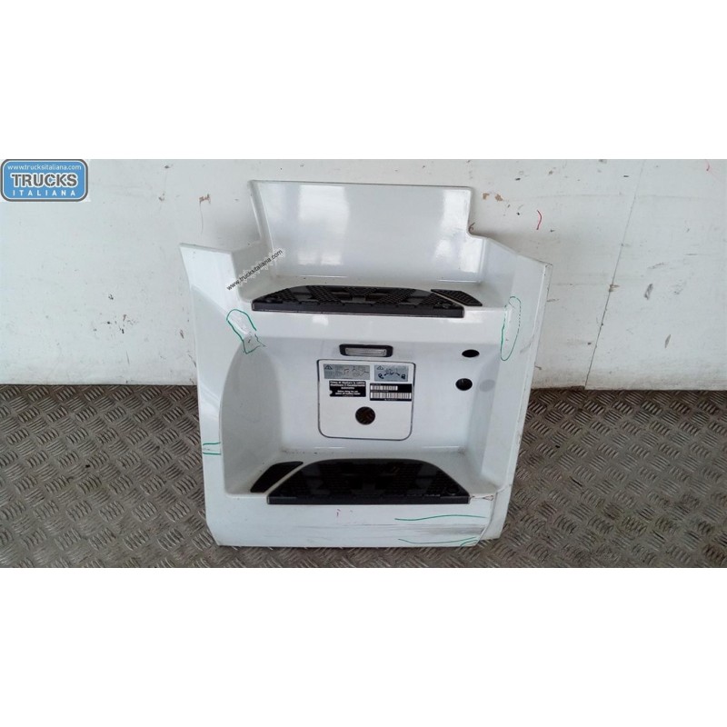 MERCEDES-BENZ truck PEDANA SALITA A/DX MERCEDES-BENZ truck Actros euro 6 2014>2021 usato
