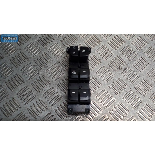 INTERRUTTORI E PULSANTI ALZAVETRI HYUNDAI i10 2013>2016 usato