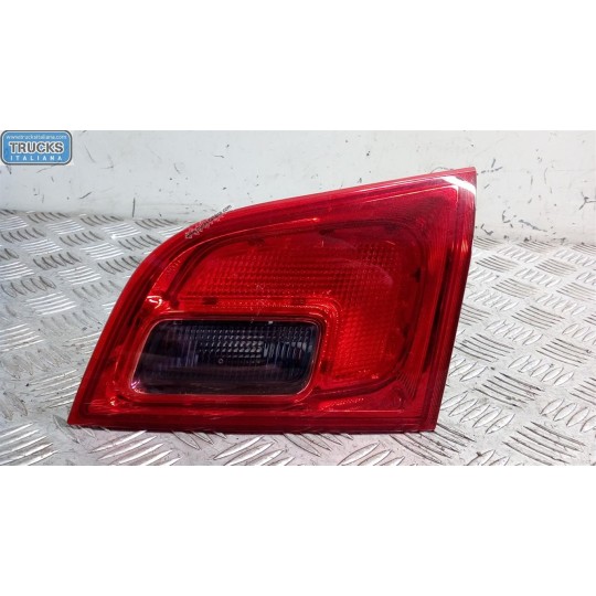 FARO POSTERIORE INTERNO DESTRO OPEL Astra J 2012>2015 usato