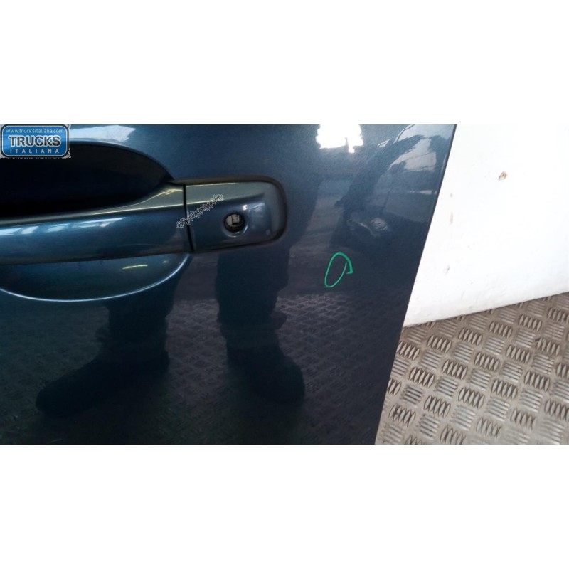 VOLVO LEFT FRONT DOOR VOLVO V50 used