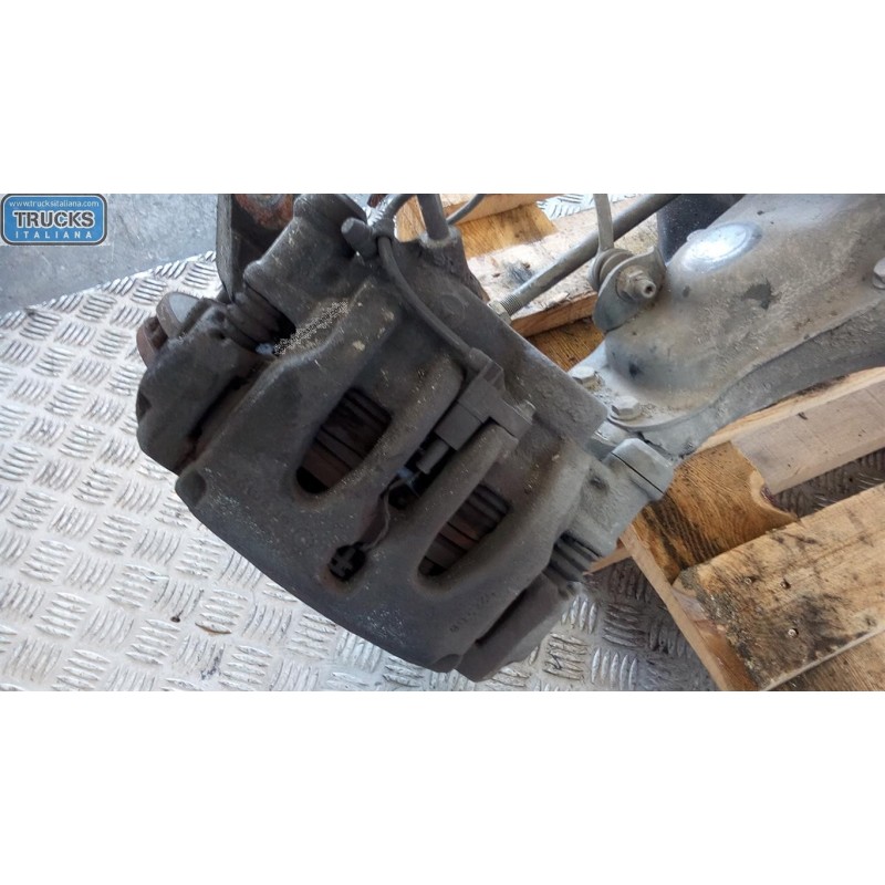 VOLKSWAGEN van PINZA ANTERIORE SINISTRA VOLKSWAGEN van Crafter 2006>2016 usato