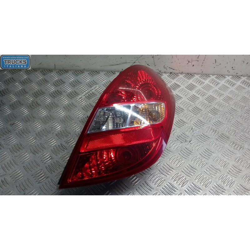 HYUNDAI FARO POSTERIORE ESTERNO DESTRO HYUNDAI i20 2008>2012 usato