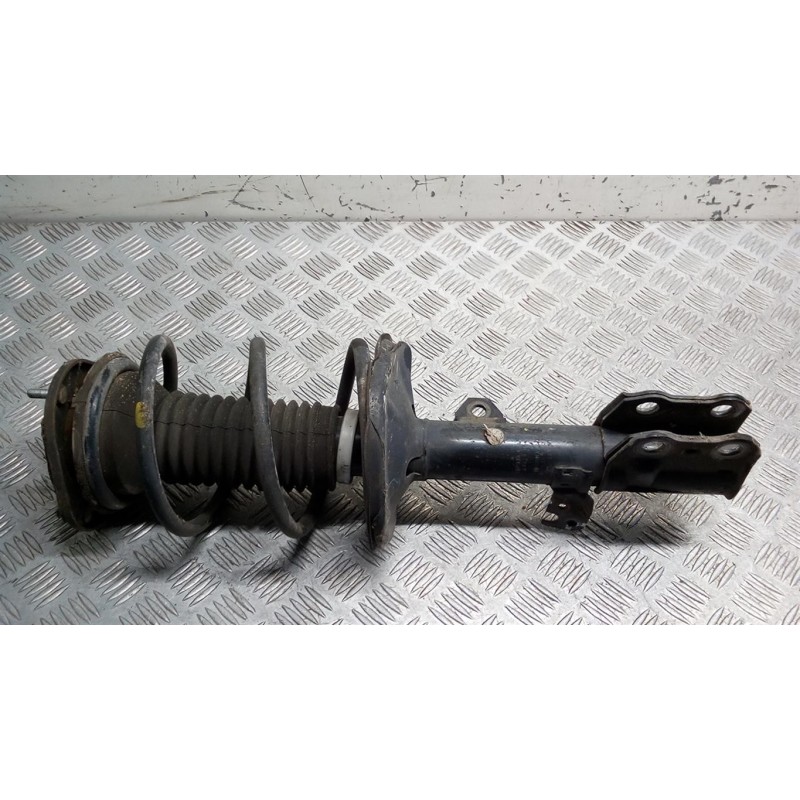 TOYOTA AMMORTIZZATORE ANTERIORE SINISTRO TOYOTA Avensis 2003>2006 usato