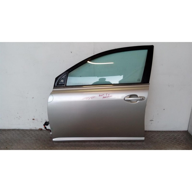TOYOTA PORTA ANTERIORE SINISTRA TOYOTA Avensis 2003>2006 usato