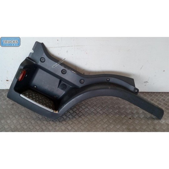 LEFT FRONT MUDGUARD  MAN TGL used