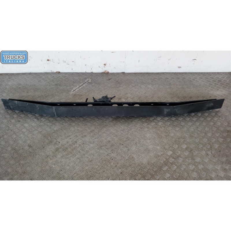 DAF TRAVERSA ANTERIORE PARAURTO DAF LF usato