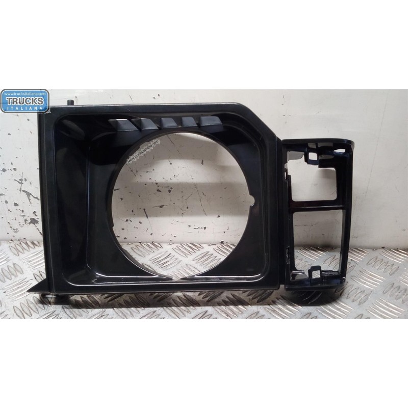 MITSUBISHI RIGHT HEADLIGHT SEAT MITSUBISHI Pajero 1981>1989 (L040) new