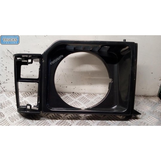 LEFT HEADLIGHT SEAT MITSUBISHI Pajero 1981>1989 (L040) used