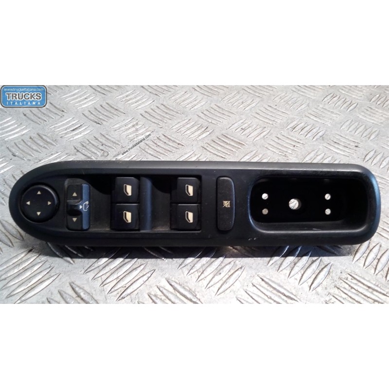 PEUGEOT INTERRUTTORI E PULSANTI ALZAVETRI PEUGEOT 407 2004>2012 usato