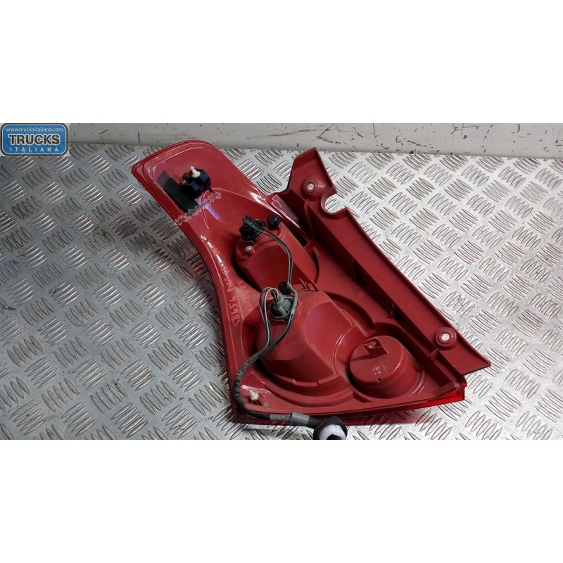 SUZUKI FARO POSTERIORE ESTERNO DESTRO SUZUKI Swift 2005>2009 usato