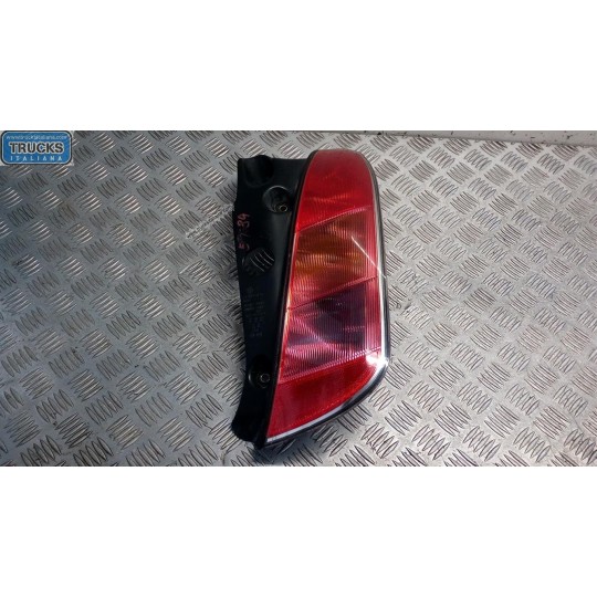 FARO POSTERIORE ESTERNO DESTRO LANCIA Ypsilon 2003>2006 usato