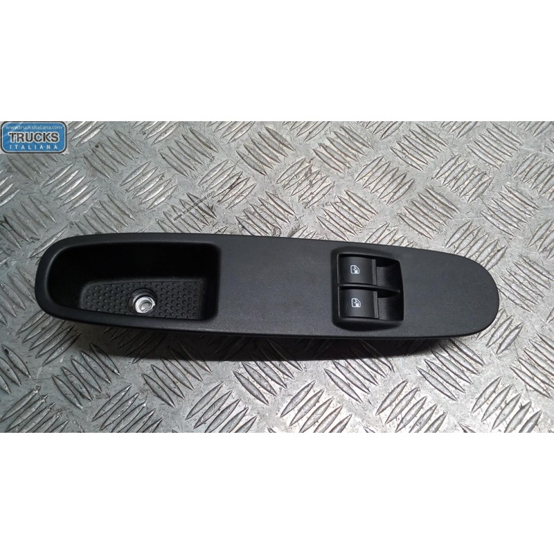 LANCIA VARIOUS SWITCHES AND BUTTONS A
 LANCIA Ypsilon 2015> used