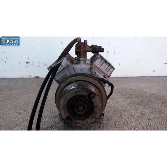 COMPRESSORE ARIA CONDIZIONATA MERCEDES BUS O405 BUS usato