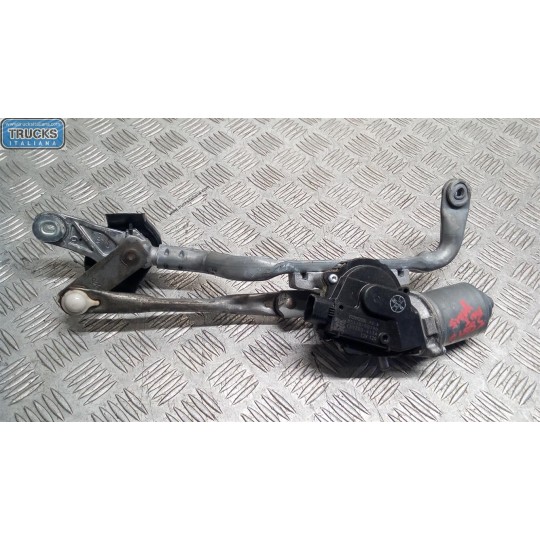 windshield wiper motor TOYOTA Yaris 2011>2014 used