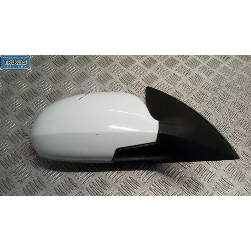 HYUNDAI RIGHT ELETRIC REAR-VIEW MIRROR  HYUNDAI i30 2007>2010 used