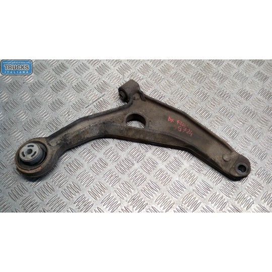 BRACCIO OSCILLANTE ANTERIORE INFERIORE DESTRO FIAT Freemont 2011> usato