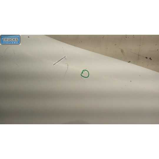 PARAFANGO ANTERIORE DESTRO RENAULT van Mascott usato