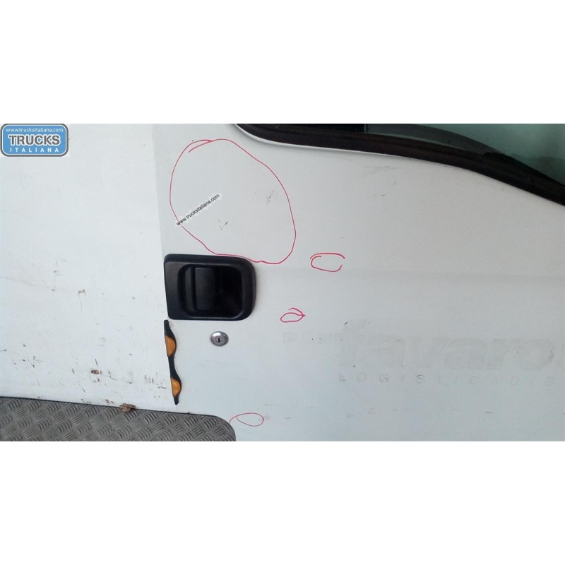RENAULT van RIGHT FRONT DOOR  RENAULT van Mascott used