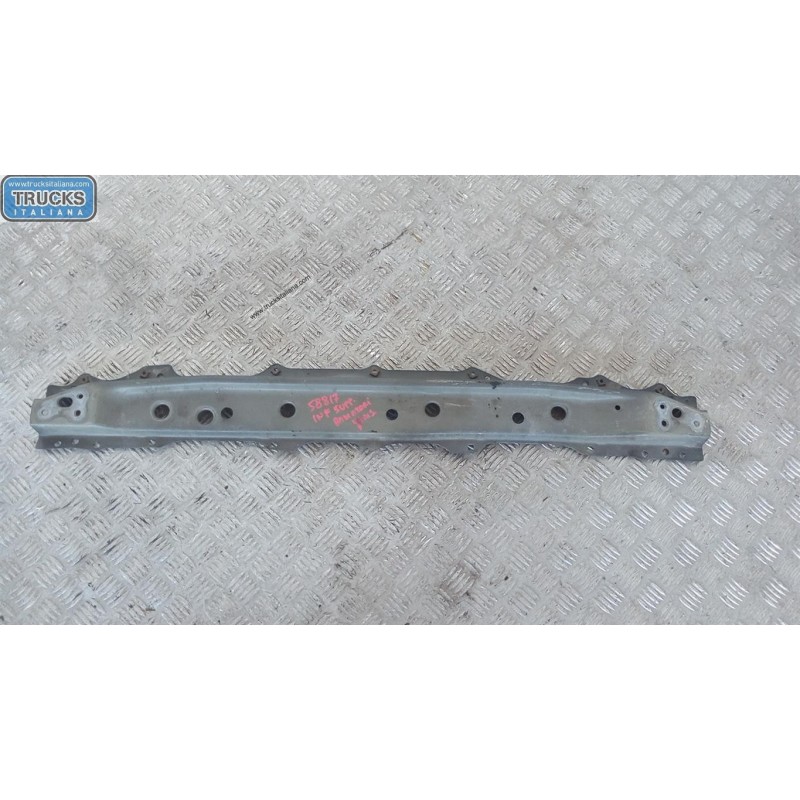 TOYOTA TRAVERSA SUPPORTO RADIATORE TOYOTA Yaris 2011>2014 usato