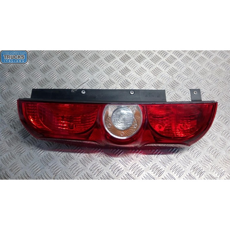 OPEL van FARO POSTERIORE ESTERNO SINISTRO OPEL van Combo D 2012>2018 usato