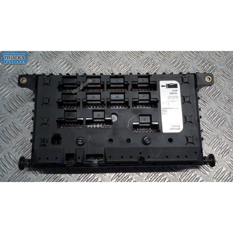 DAF SCATOLA FUSIBILI DAF XF106 usato