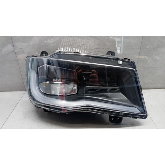 FARO ANT LED DESTRO MAN TGX euro 6 usato