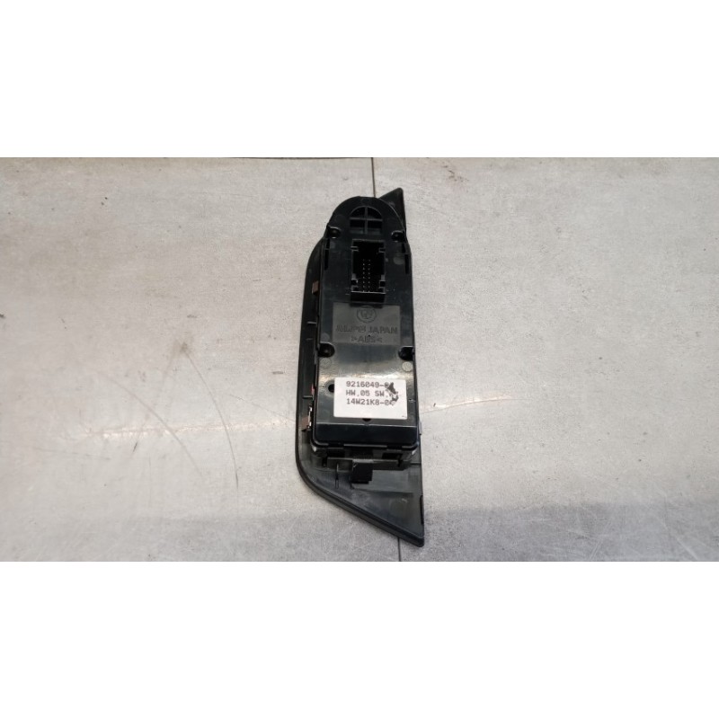 BMW INTERRUTTORI E PULSANTI ALZAVETRI BMW Serie X1 (E84) 2012>2015 usato