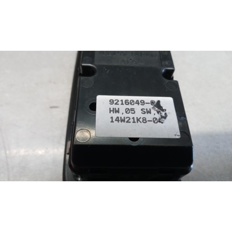 BMW INTERRUTTORI E PULSANTI ALZAVETRI BMW Serie X1 (E84) 2012>2015 usato