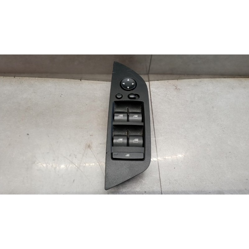 BMW INTERRUTTORI E PULSANTI ALZAVETRI BMW Serie X1 (E84) 2012>2015 usato