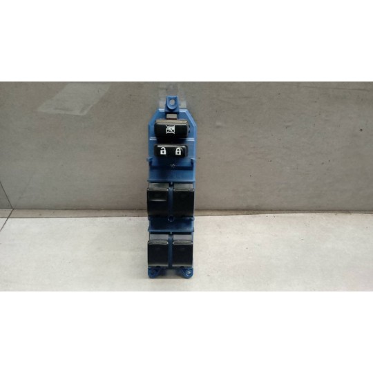 INTERRUTTORI E PULSANTI ALZAVETRI TOYOTA Verso 2013> usato