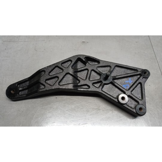 STAFFA DX ANCORAGGIO PARAURTI MAN TGX euro 6 usato