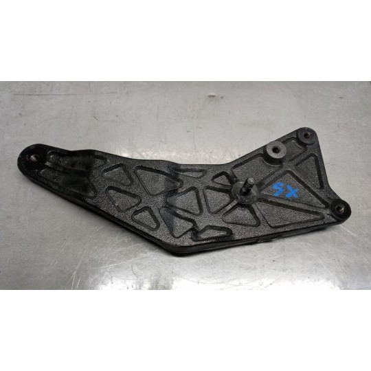 STAFFA SX ANCORAGGIO PARAURTI MAN TGX euro 6 usato