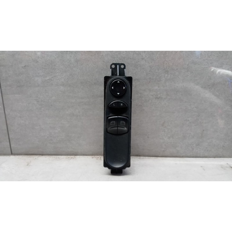 MERCEDES-BENZ van INTERRUTTORI E PULSANTI ALZAVETRI MERCEDES-BENZ van Sprinter 2013>2018 usato