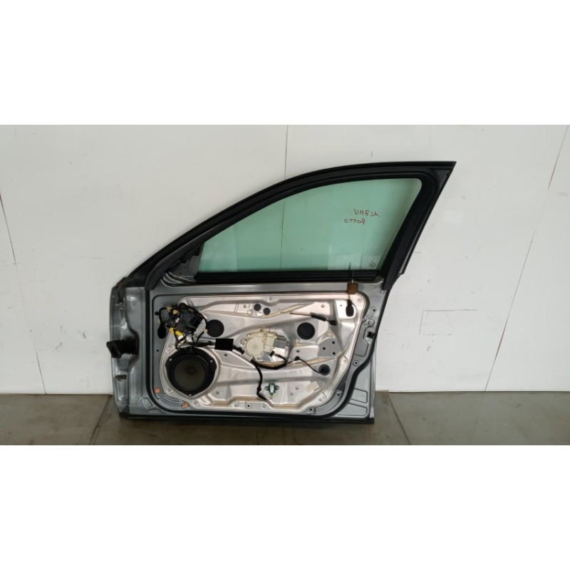 MERCEDES-BENZ RIGHT FRONT DOOR  MERCEDES-BENZ Classe C (W204) 2011>2015 used