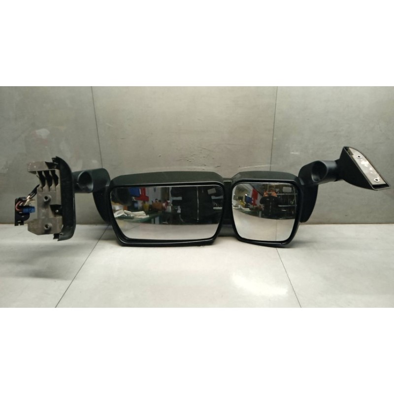 IVECO RIGHT ELETRIC REAR-VIEW MIRROR  IVECO Stralis 2013> used