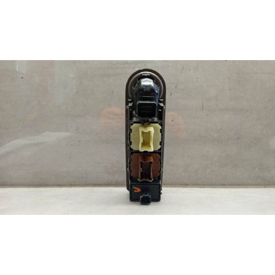 INTERRUTTORI E PULSANTI ALZAVETRI RENAULT Captur 2013>2017 usato