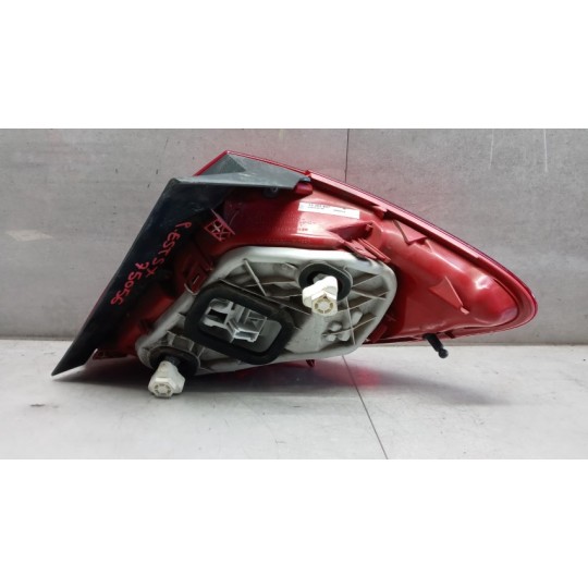 FARO POSTERIORE ESTERNO SINISTRO OPEL Meriva B 2010>2014 usato