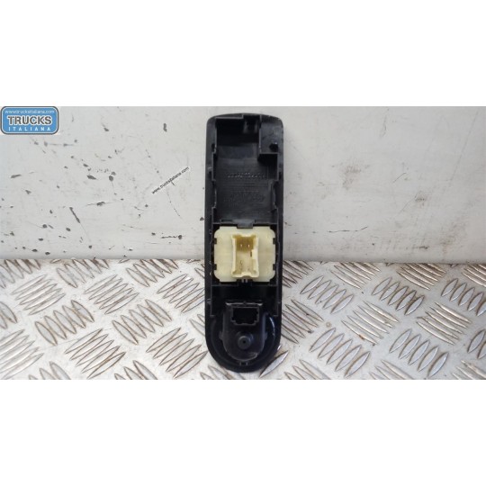 INTERRUTTORI E PULSANTI ALZAVETRI RENAULT Clio 2012>2016 usato