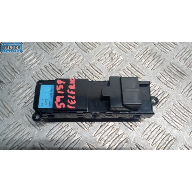 SUZUKI INTERRUTTORI E PULSANTI ALZAVETRI SUZUKI Celerio 2014> usato