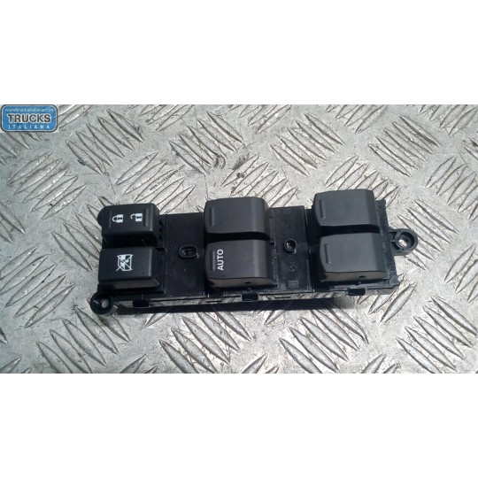 INTERRUTTORI E PULSANTI ALZAVETRI SUZUKI Celerio 2014> usato