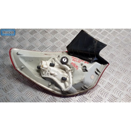 FARO POSTERIORE ESTERNO DESTRO OPEL Astra J 2012>2015 usato