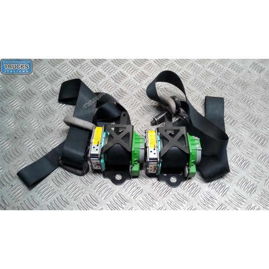 KIT CINTURE DI SICUREZZA TOYOTA Yaris 2008>2011 usato