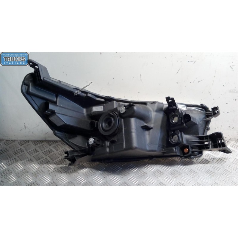 TOYOTA FARO ANTERIORE SINISTRO TOYOTA Hilux 2016>2020 usato